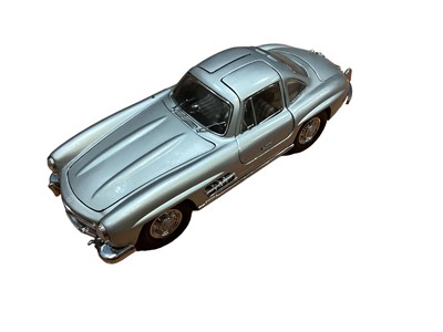 Lot 1941 - Franklin Mint models 1:24 scale 1936 Bugatti Atalante, 1954 Mercedes Benz 300 SL, 1932 Ford Convertible Sedan Bonnie & Clyde edition, 1934 Packard V12 Lebanon, 1936 Mercedes Benz 500K, 1936 Ford De...