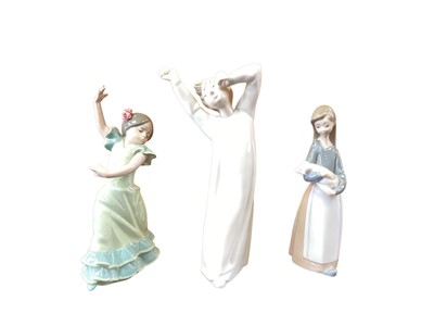 Lot 1222 - Group of 14 pieces of Lladro and Nao