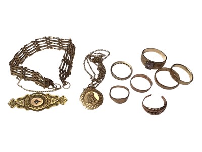 Lot 335 - Group of 9ct gold jewellery to include seven rings, Victorian brooch, gate bracelet (lack the padlock clasp) and a St. Christopher pendant on chain