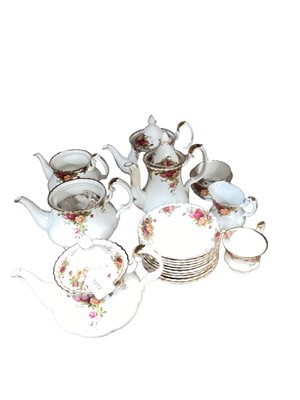 Lot 1219 - Service of Royal Albert Old Country Roses