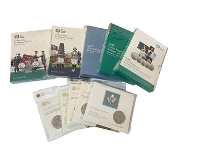 Lot 425 - G.B. - Royal Mint brilliant uncirculated flat packed coins to include £5, £2, & 50p's (52 items)