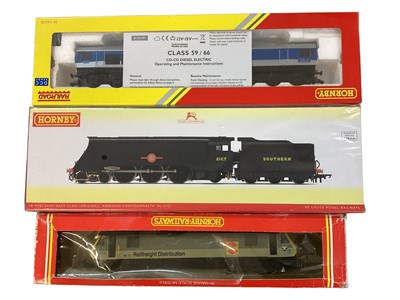 Lot 2026 - Hornby OO Gauge Yeoman Co-Co Class 59 diesel electric locomotive Paul A.Hammond 59004, R3666, 4-6-2 SR Black Merchany Navy tender locomotive 21C7, R3717, BR Tunnel Services Bo-Bo Class 90 electric...