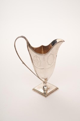 Lot 392 - Georgian silver cream jug