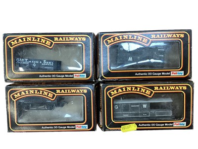 Lot 2027 - Hornby, Wren and Mainline railway selection of engines and rolling stock.