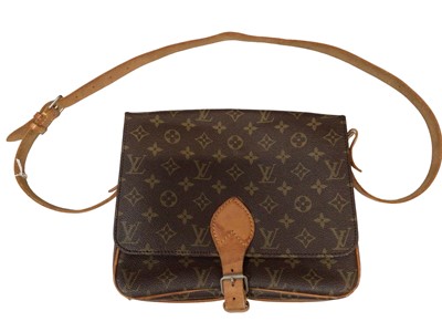 Lot 2130 - Vintage Louis Vuitton monogram shoulder bag.