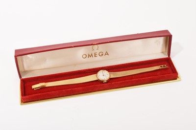 Lot 623 - Ladies Omega 18ct gold wristwatch