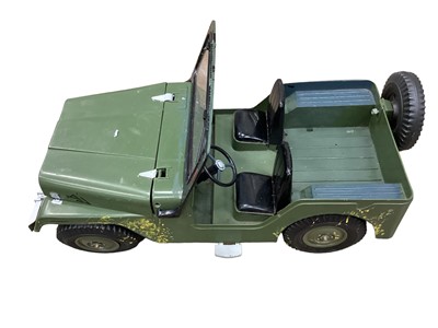 Lot 2035 - Marx US Jeep and Raft for 12" action figures, plus loose diecast vehicles & plastic soldiers (1 box)