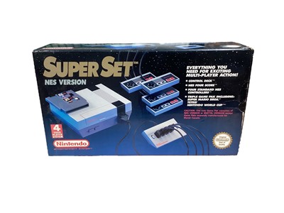 Lot 1980 - Boxed Nintendo Super Set NES Version