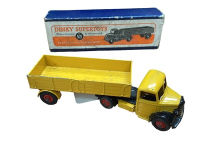 Lot 2040 - Dinky Supertoy Bedford articulated lorry No. 521 boxed