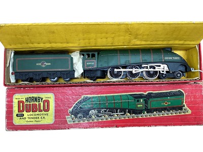 Lot 2049 - Railway Hornby Dublo 2 Rail locomotive & tender Golden Fleece No. 2211 boxed