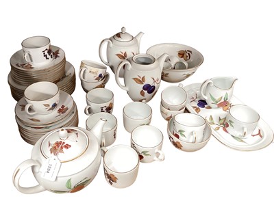 Lot 405 - Royal Worcester Evesham tableware