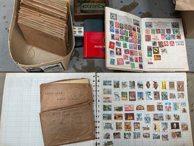 Lot 33 - Stamp album, cigarette cards, etc