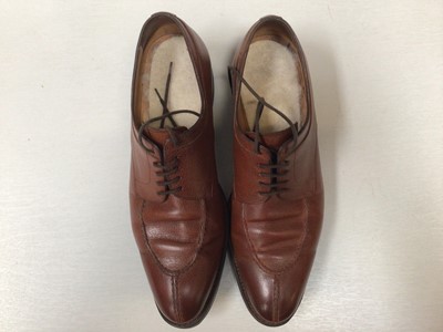 Lot 2135 - Loding men's shoes mid tan leather size 9 1/2 with soft dust bag.