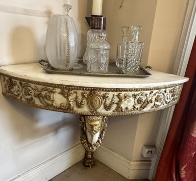 Lot 1618 - Fine quality pair of early 19th century French marble topped carved and gilded corner tables