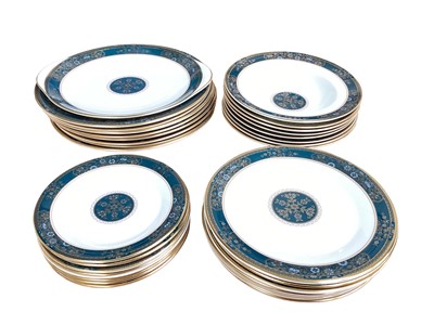 Lot 1306 - Royal Doulton Carlyle H5018 tea, coffee and dinner service - 79 pieces
