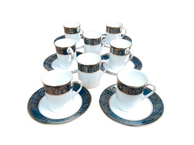 Lot 1306 - Royal Doulton Carlyle H5018 tea, coffee and dinner service - 79 pieces