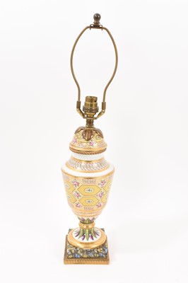 Lot 114 - Coalport Church Gresley pattern vase and cover, circa 1810, now mounted as a table lamp