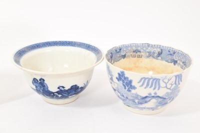 Lot 26 - Blue and white pieces