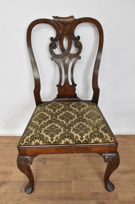 Lot 1178 - Good quality 18th century style walnut side chair