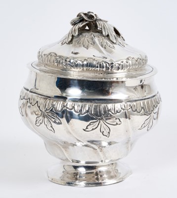 Lot 1639 - 18th century Continental silver sugar pot and cover