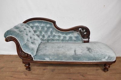 Lot 1137 - Victorian mahogany chaise longue