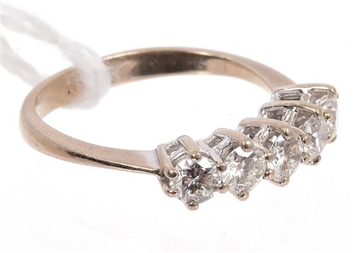 Lot 459 - Diamond five stone ring with five round...