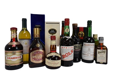 Lot 76 - Thirteen bottles, to include Drambuie, Grand Marnier, Cointreau, Cherry Heering etc