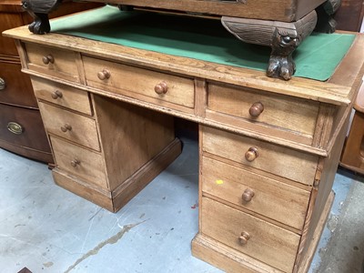 Lot 1279 - Victorian twin pedestal desk