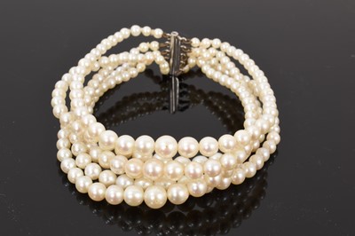 Lot 477 - Cultured pearl bracelet