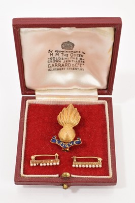 Lot 478 - 9ct gold and enamel Royal Artillery brooch