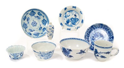 Lot 68 - Collection of 17th and 18th century Chinese blue and white porcelain