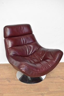 Lot 1300 - Vintage leather swivel chair