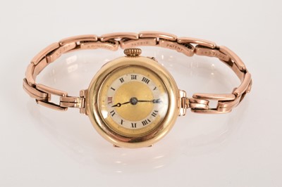 Lot 540 - Early 20th century ladies 9ct gold wristwatch