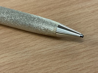 Lot 1037 - Dunhill silver bark effect twin pen set