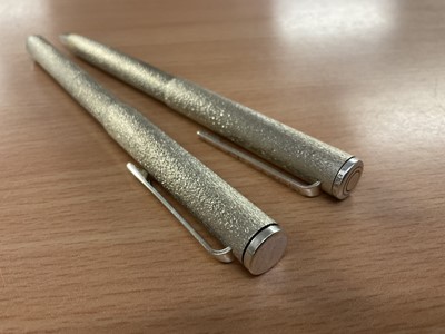 Lot 1037 - Dunhill silver bark effect twin pen set
