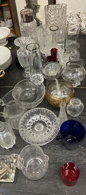 Lot 132 - Collection of decorative glass