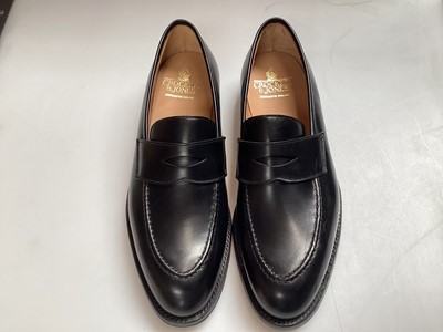 Lot 2128 - Mens Crockett & Jones black leather loafer size 9 1/2 E unworn.