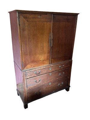 Lot 1237 - Early 18th century walnut cabinet