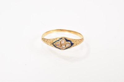 Lot 484 - Victorian diamond ring