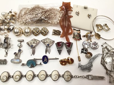 Lot 1039 - Silver jewellery, Art Deco and vintage costume jewellery