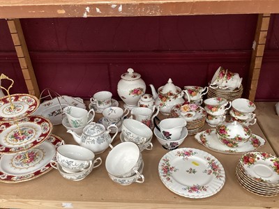 Lot 710 - Assorted items of Royal Albert tea and dinner ware, including Old Country Roses, Lady Hamilton, etc, and other decorative items including paperweights