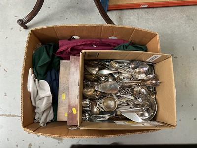 Lot 619 - American silver plated canteen, mixed silver plated cutlery and similar items