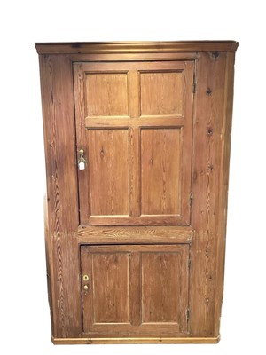 Lot 1306 - Georgian pine two-height corner cupboard