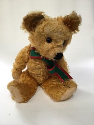 Lot 1811 - Vintage teddy bears all mohair plush and plastic eyes including c.1950s Merrythought. (5)