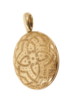 Lot 469 - Victorian gold oval locket