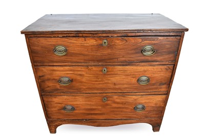 Lot 1323 - Regency elm chest of drawers