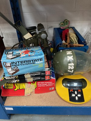 Lot 275 - Group of toys, including a frog Pelham puppet, Pac-Man game, Star Wars puzzles, etc