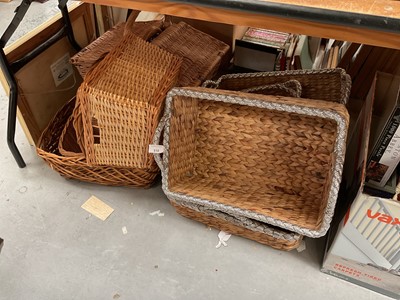 Lot 510 - Group of assorted wicker baskets and hampers.