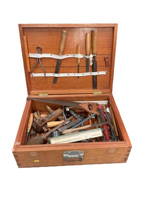 Lot 830 - Large wooden tool box with a selection of tools, including chisels