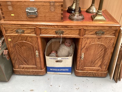 Lot 1183 - Victorian twin pedestal desk with inset leather lined top, 122cm wide, 51cm deep, 75.5cm high